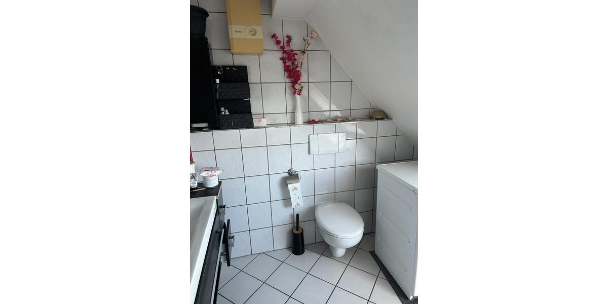 Dachgeschoßwohnung Bielefeld - 3.5 Zimmer, 100 m&sup2;, 850&euro; | Angebot:25903083