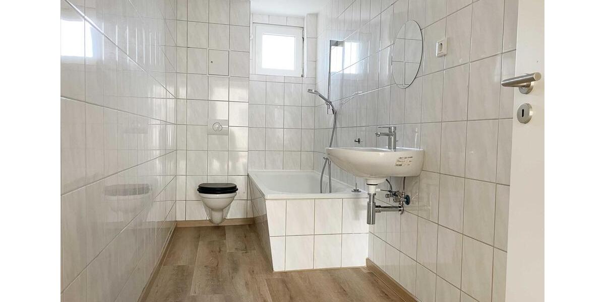 Dachgeschoßwohnung Halle (Saale) Damaschkestraße - 3 Zimmer, 75 m&sup2;, 607&euro; | Angebot:26278060