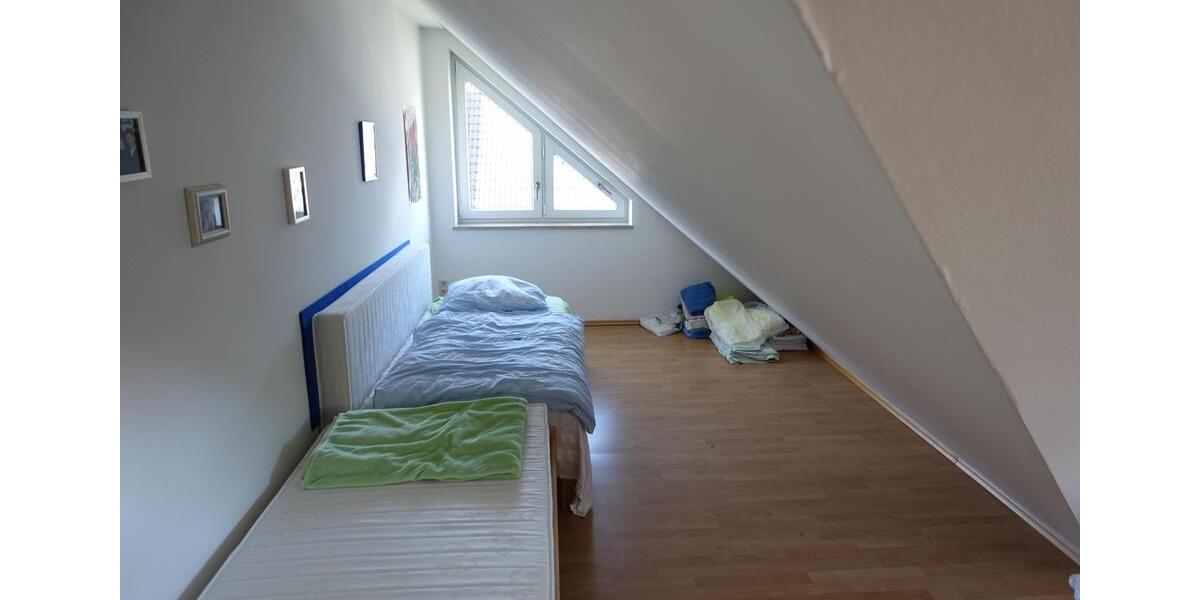Doppelhaushälfte Bubenreuth - 7 Zimmer, 160 m&sup2;, 2.400&euro; | Angebot:25981382