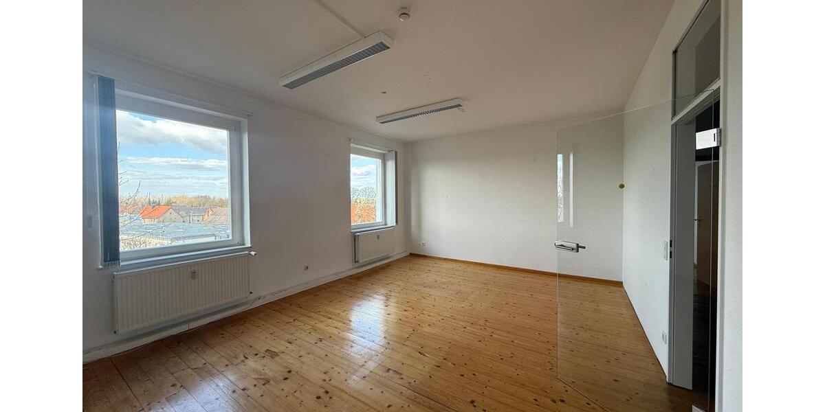 Etagenwohnung Egeln - 3 Zimmer, 128 m&sup2;, 565&euro; | Angebot:26195836