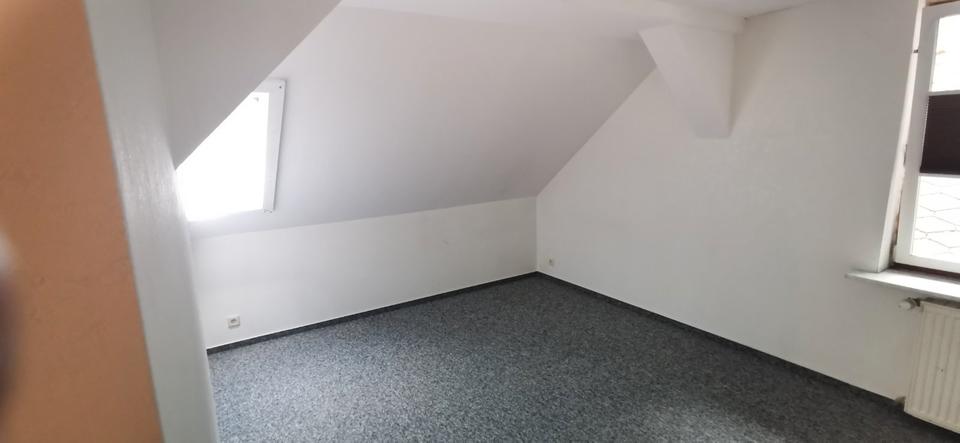 Dachgeschoßwohnung Schwarzatal - 3 Zimmer, 80 m&sup2;, 400&euro; | Angebot:26221782