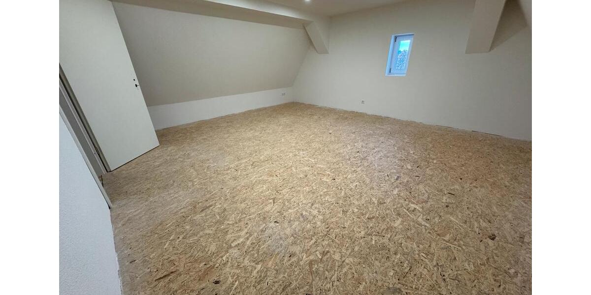 Etagenwohnung Rottenburg am Neckar - 3 Zimmer, 95 m&sup2;, 1.000&euro; | Angebot:26562328