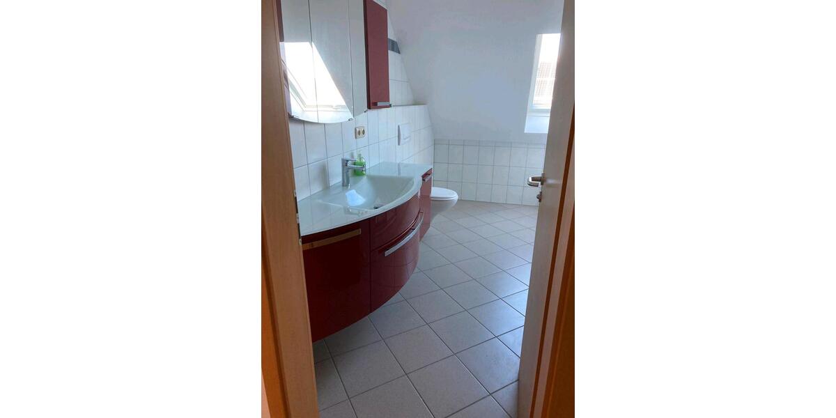 Dachgeschoßwohnung Röthlein - 4 Zimmer, 116 m&sup2;, 950&euro; | Angebot:26073297