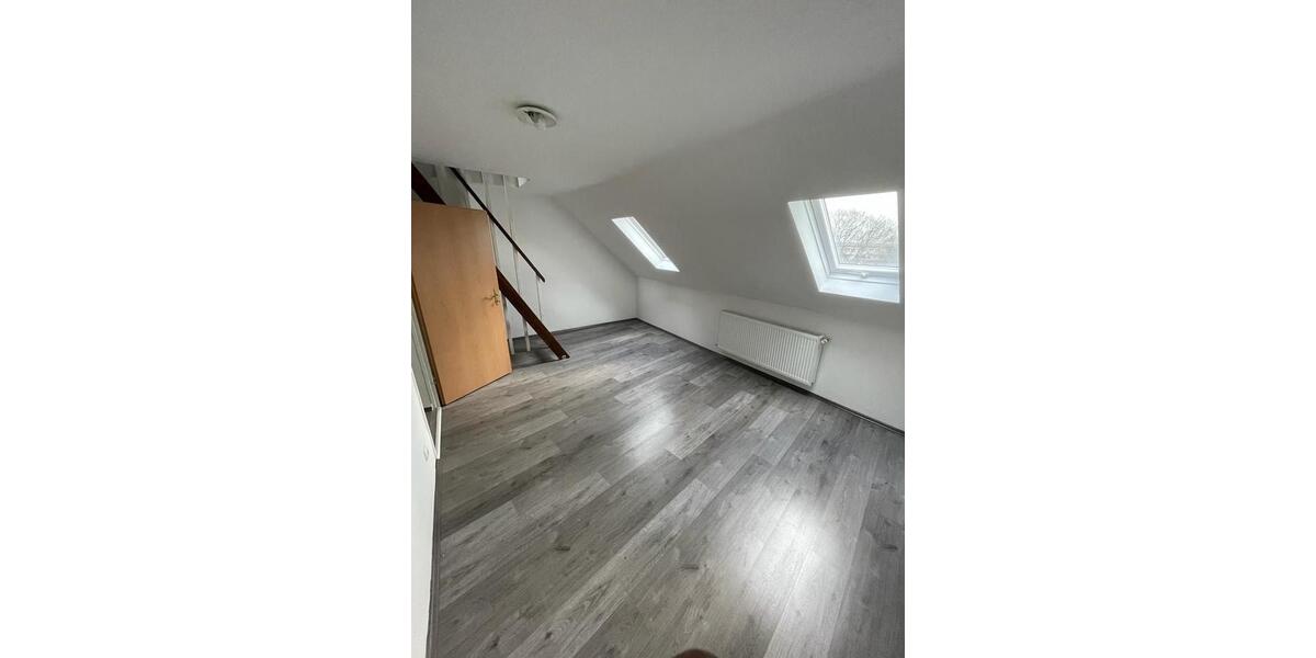 Helle Maisonette-Wohnung in Huttrop - Nähe Elisabeth Krankenhaus 4 zimmer