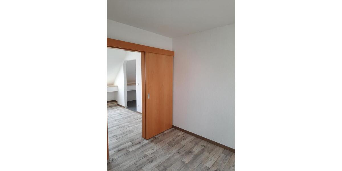Dachgeschoßwohnung Groß Quenstedt - 2 Zimmer, 57 m&sup2;, 300&euro; | Angebot:25712325
