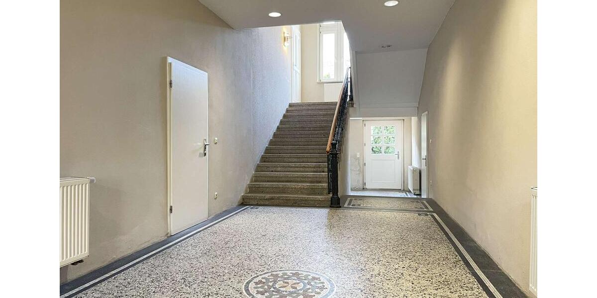 Dachgeschoßwohnung Oelsnitz (Vogtland) - 3 Zimmer, 130 m&sup2;, 750&euro; | Angebot:25181811