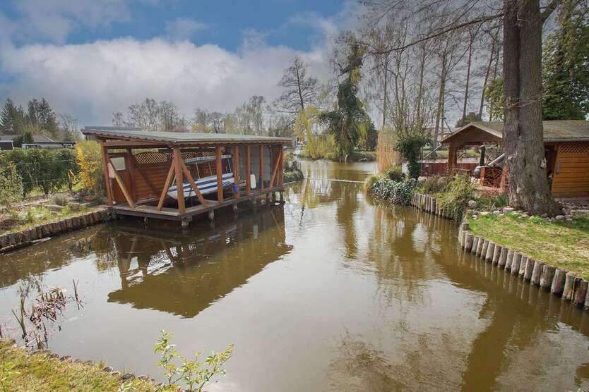 Wohntraum am Wasser! EFH mit eigenem Bootsanlegesteg direkt an der Havel!