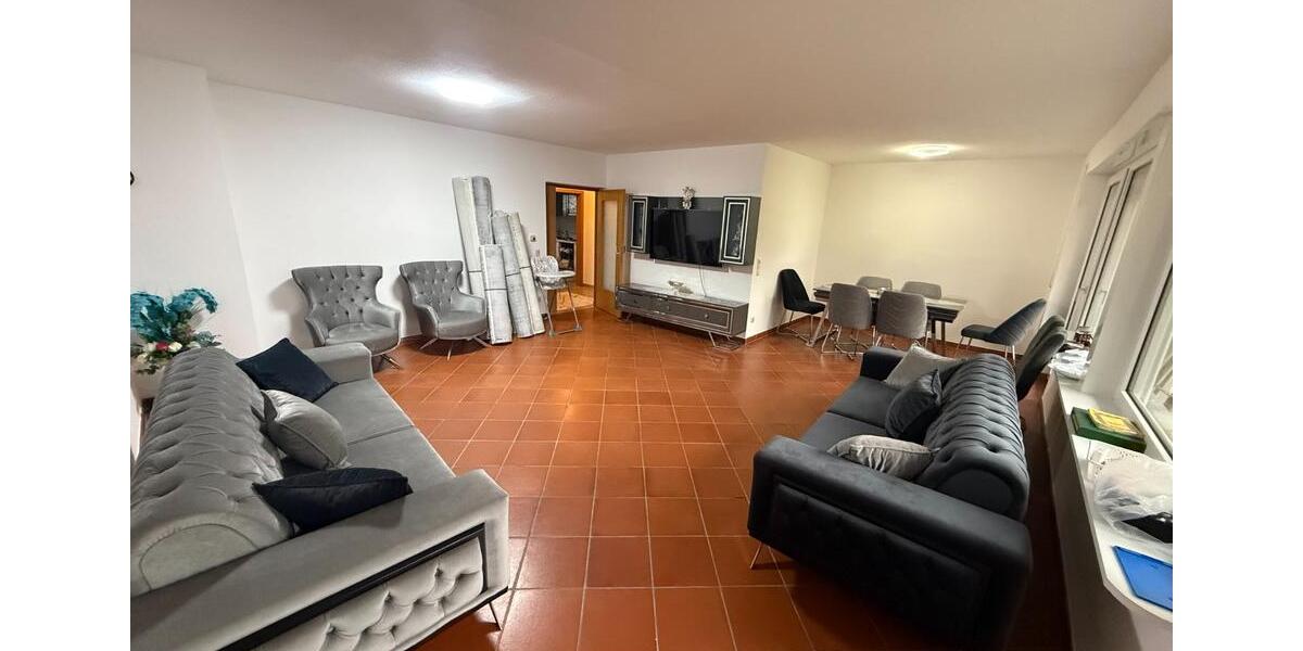 Reihenmittelhaus mit 5 Zimmern und Einbauküche 5 zimmer