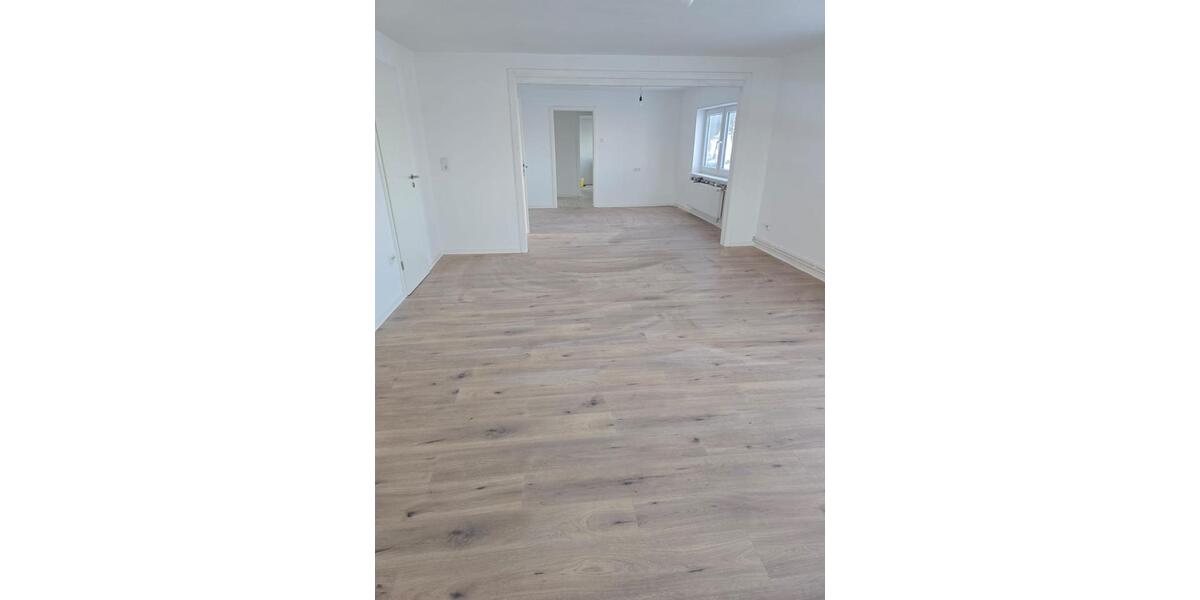 Erdgeschoßwohnung Langenhorn - 4 Zimmer, 122 m&sup2;, 800&euro; | Angebot:25139092