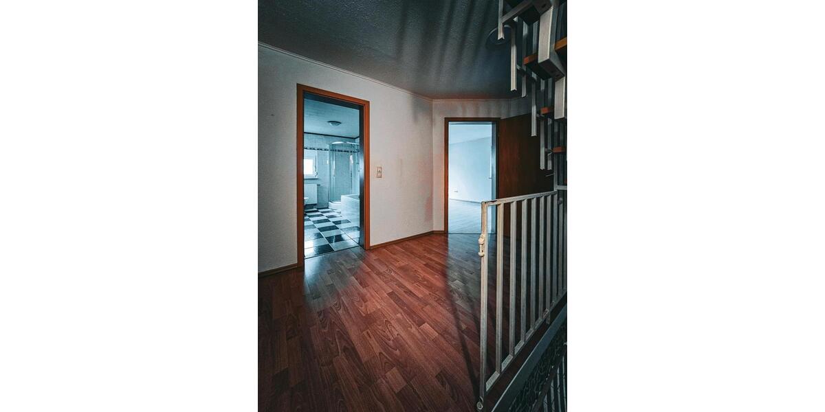 Etagenwohnung Frankenthal (Pfalz) - 4 Zimmer, 150 m&sup2;, 1.550&euro; | Angebot:25887792