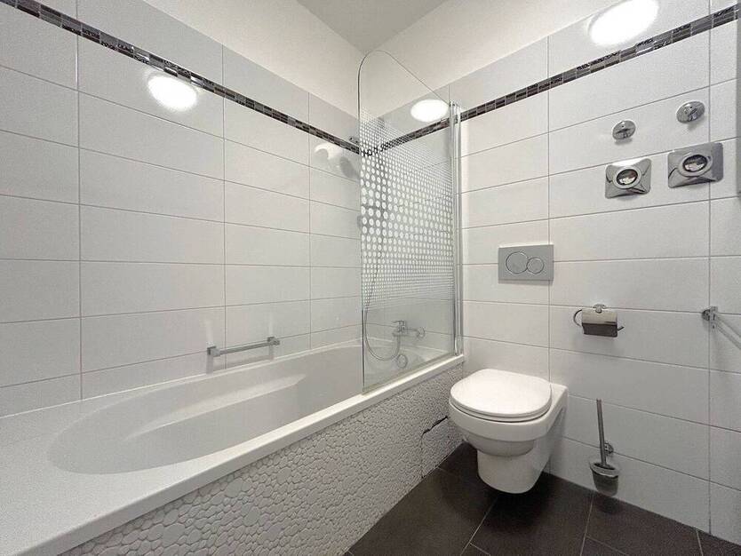 Hochwertig und Möbiliert - Moderne 1 Zimmerwohnung mit Balkon