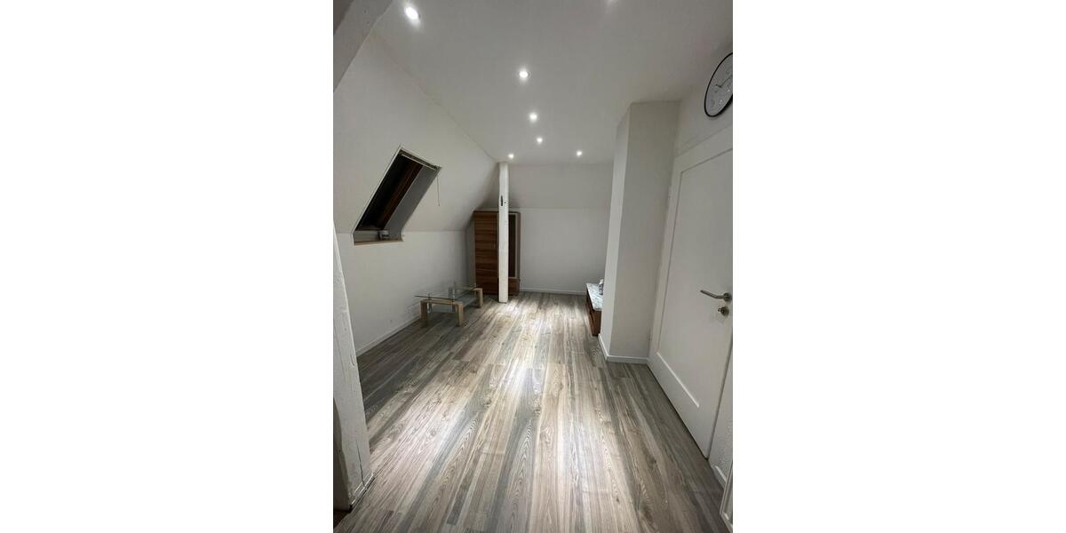 Dachgeschoßwohnung Lübbecke - 2 Zimmer, 65 m&sup2;, 750&euro; | Angebot:26022955