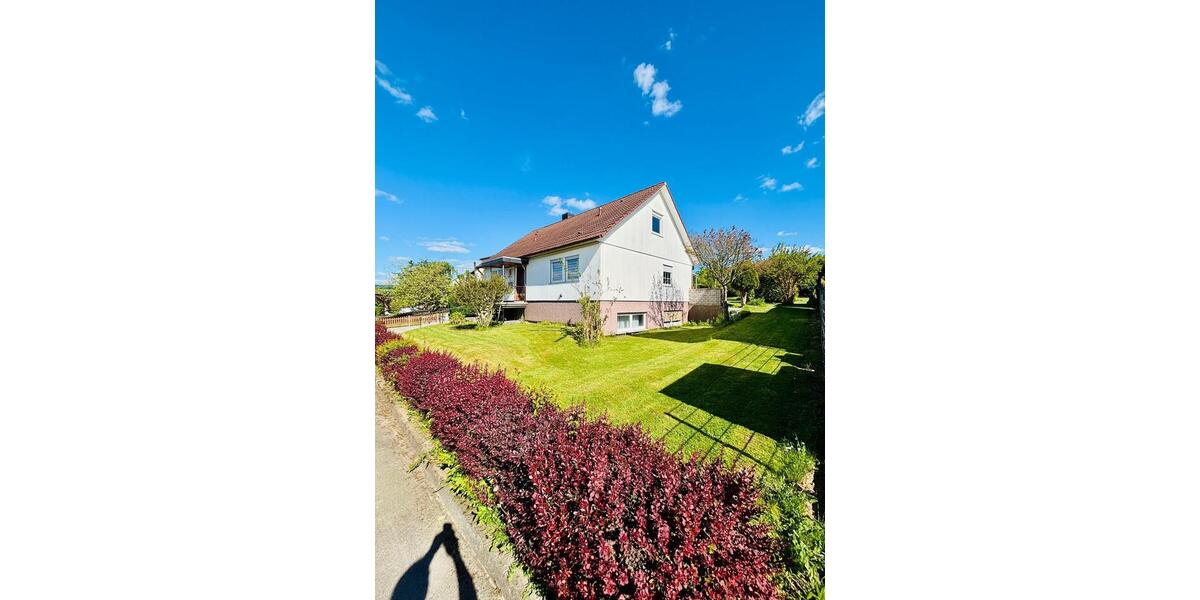 Einfamilienhaus Homberg (Efze) - 5 Zimmer, 180 m&sup2;, 1.500&euro; | Angebot:25964508