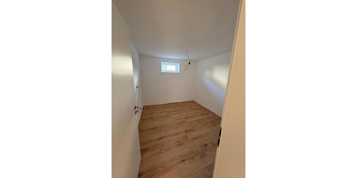 Etagenwohnung Hohenroth - 3 Zimmer, 95 m&sup2;, 850&euro; | Angebot:26525657
