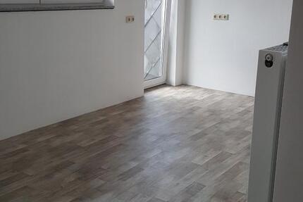 Wohnung Eisfeld - 3 Zimmer, 90 m&sup2;, 560&euro; | Angebot:25869442