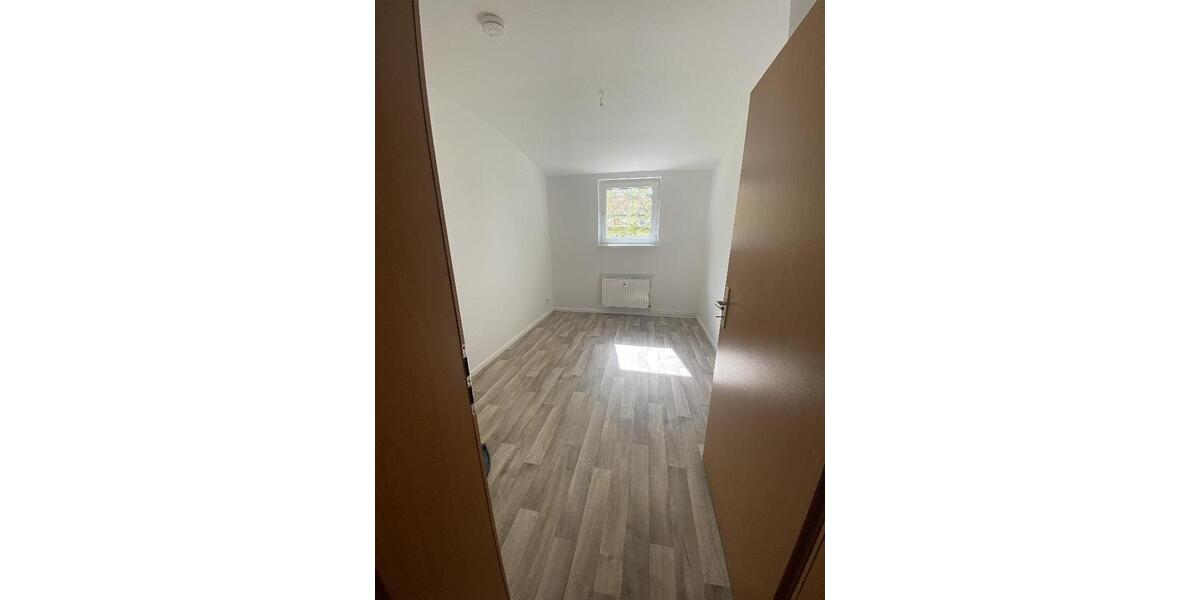 Etagenwohnung Bernburg (Saale) - 2 Zimmer, 37 m&sup2;, 325&euro; | Angebot:23464912