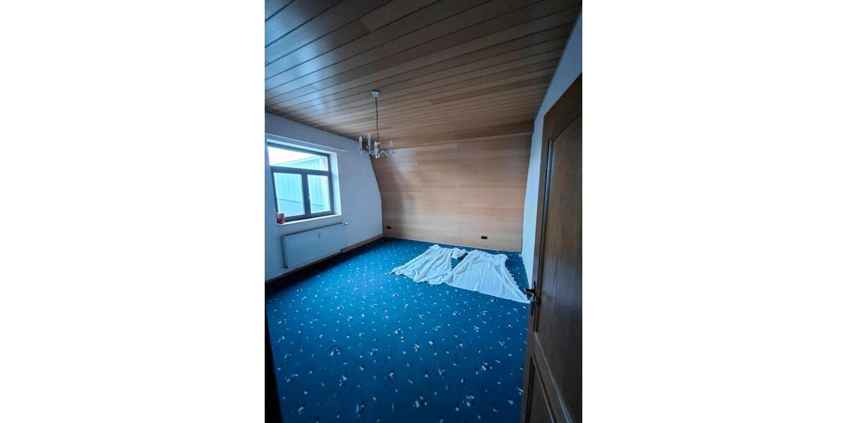 Dachgeschoßwohnung Geilenkirchen - 3 Zimmer, 123 m&sup2;, 990&euro; | Angebot:26504046