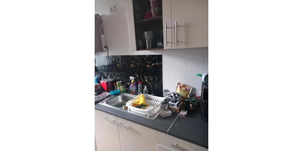 Erdgeschoßwohnung Ellefeld - 3 Zimmer, 100 m&sup2;, 700&euro; | Angebot:24845008