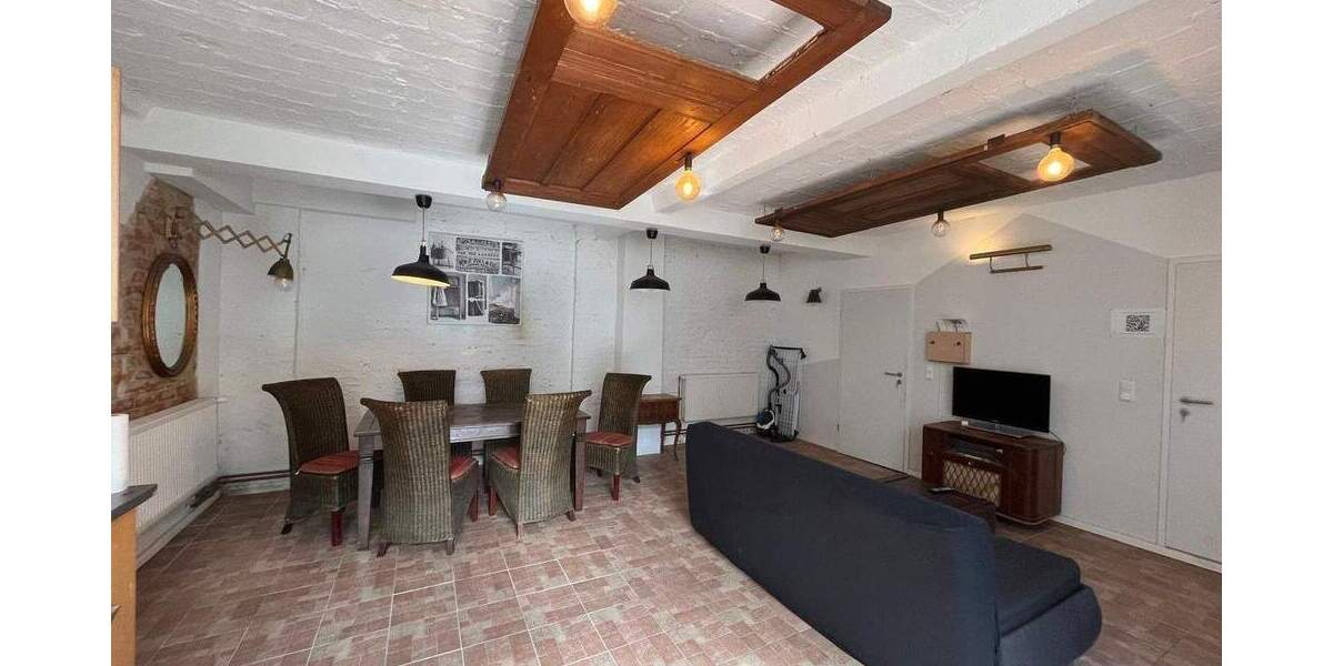 Möbliertes 4-Raum-ApartmentFurnished 4-Room Apartment with Terrace 4 zimmer