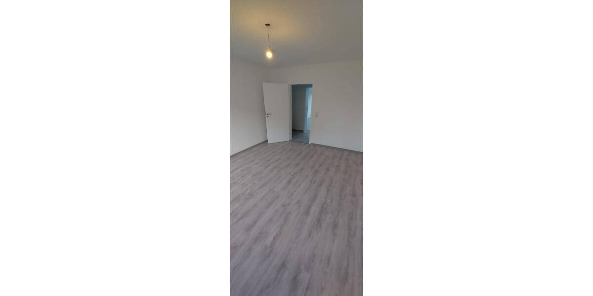 Etagenwohnung Neuss Reuschenberg - 3 Zimmer, 77 m&sup2;, 930&euro; | Angebot:25844077