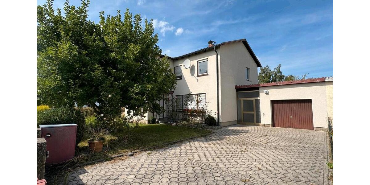 HausWG zu vermieten + Doppelgarage 5 zimmer