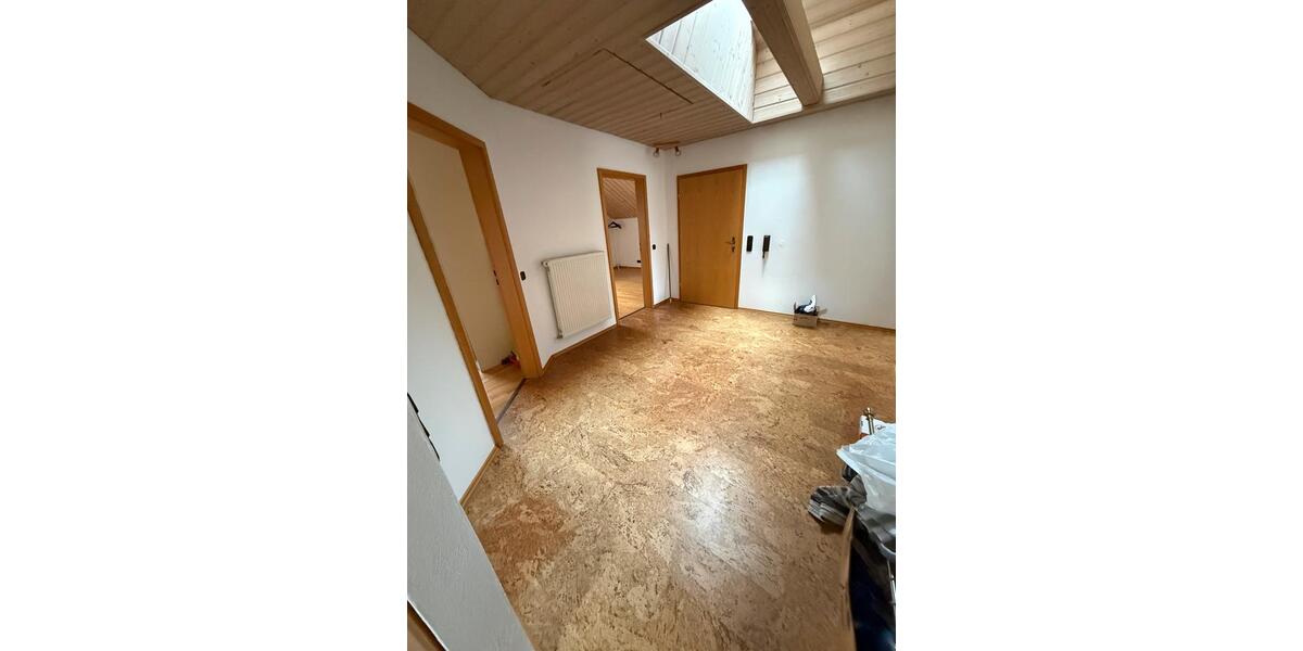 Dachgeschoßwohnung Teublitz - 3 Zimmer, 131 m&sup2;, 950&euro; | Angebot:24839756