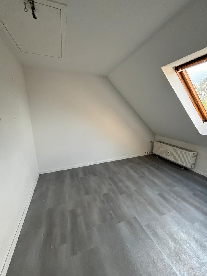 2- Zimmer DG Wohnung gegenüber dem Oststadtpark