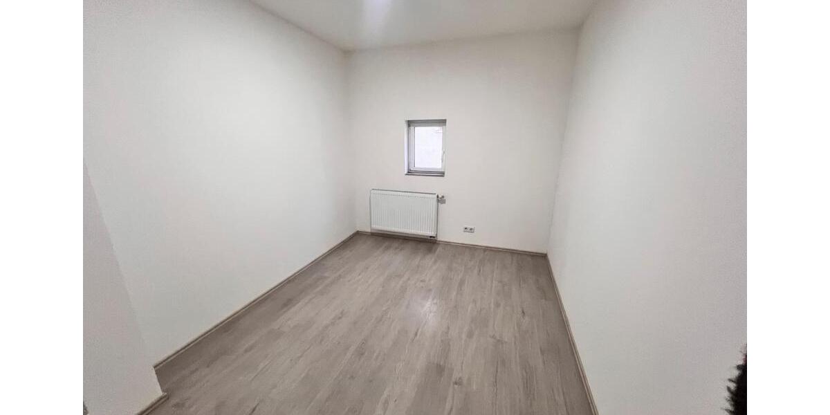 Etagenwohnung Schmalkalden - 4 Zimmer, 105 m&sup2;, 800&euro; | Angebot:25893920