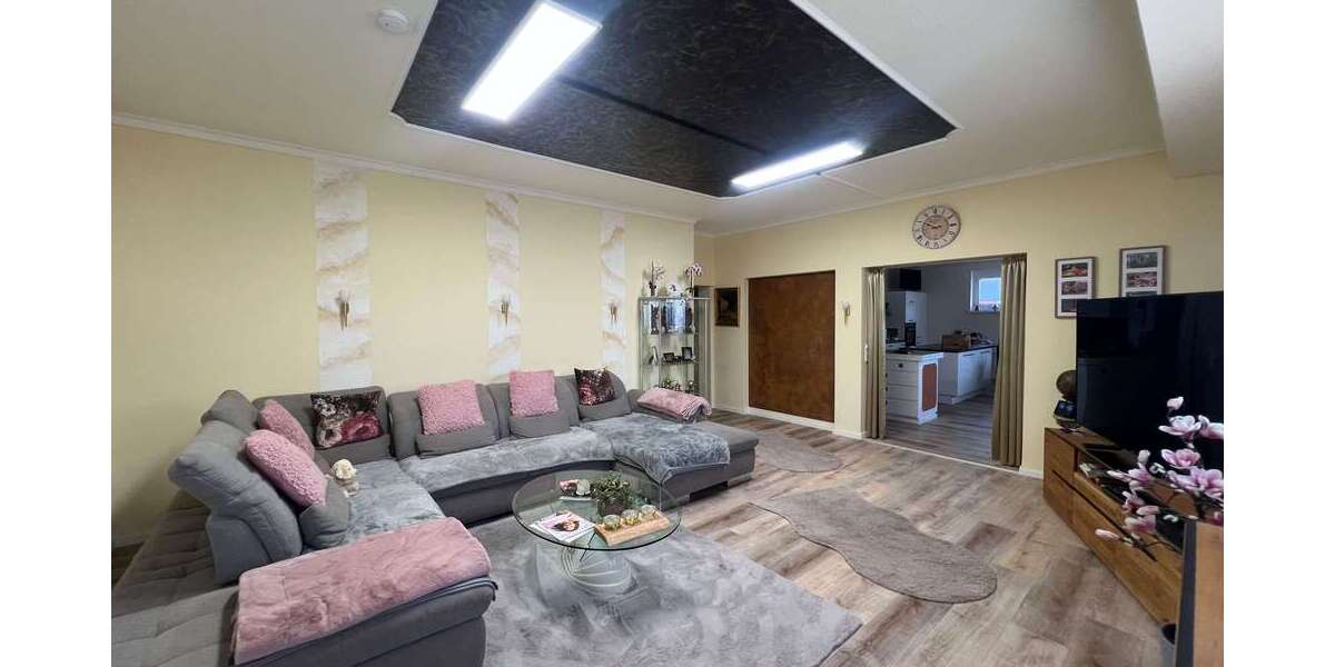 Etagenwohnung Schramberg - 3 Zimmer, 160 m&sup2;, 1.340&euro; | Angebot:25224912