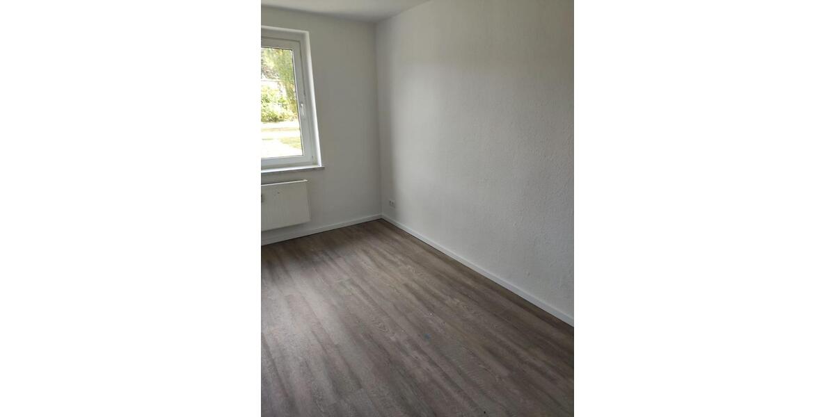 Etagenwohnung Plattenburg - 3 Zimmer, 58 m&sup2;, 385&euro; | Angebot:26070674