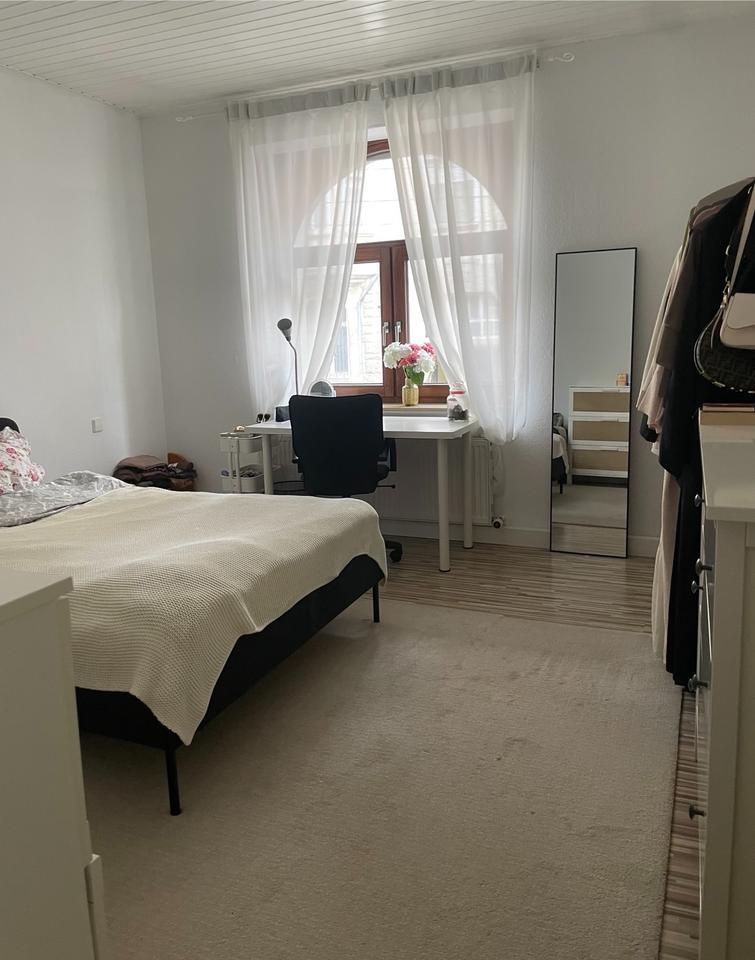 Zimmer in 2er MÄDCHEN WG möbliert und befristet ab September