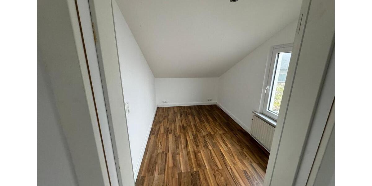 Dachgeschoßwohnung Lunden - 3 Zimmer, 67 m&sup2;, 580&euro; | Angebot:24382529
