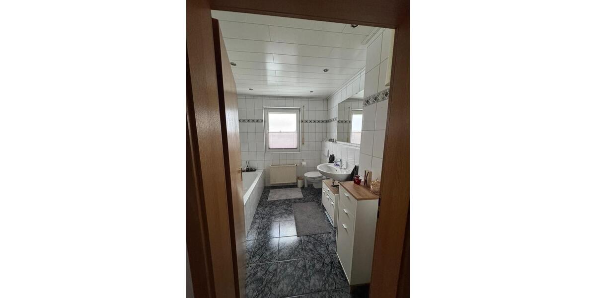Dachgeschoßwohnung Wenden - 4 Zimmer, 105 m&sup2;, 970&euro; | Angebot:26086777