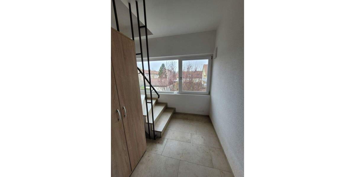 Etagenwohnung Giebelstadt - 3 Zimmer, 82 m&sup2;, 695&euro; | Angebot:26657142