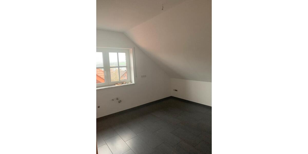 Dachgeschoßwohnung Altenbeken - 3 Zimmer, 750&euro; | Angebot:22288477