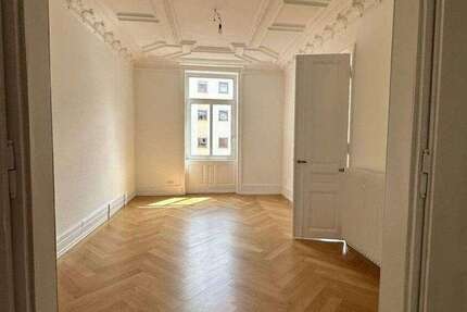 Wohnung zum Mieten in Frankfurt 2.400 € 150 m² 5 zimmer