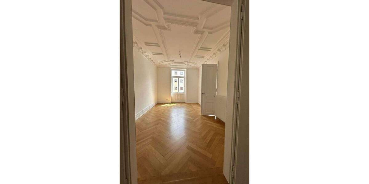 Wohnung zum Mieten in Frankfurt 2.400 € 150 m² 5 zimmer