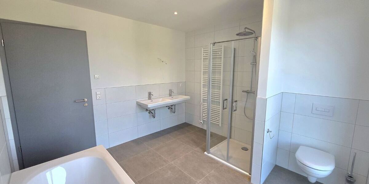 Erstbezug! Moderne 3-Zimmer-Penthousewohnung mit Garage! - Einfamilienhaus Hartmannsdorf | Angebot:27269510