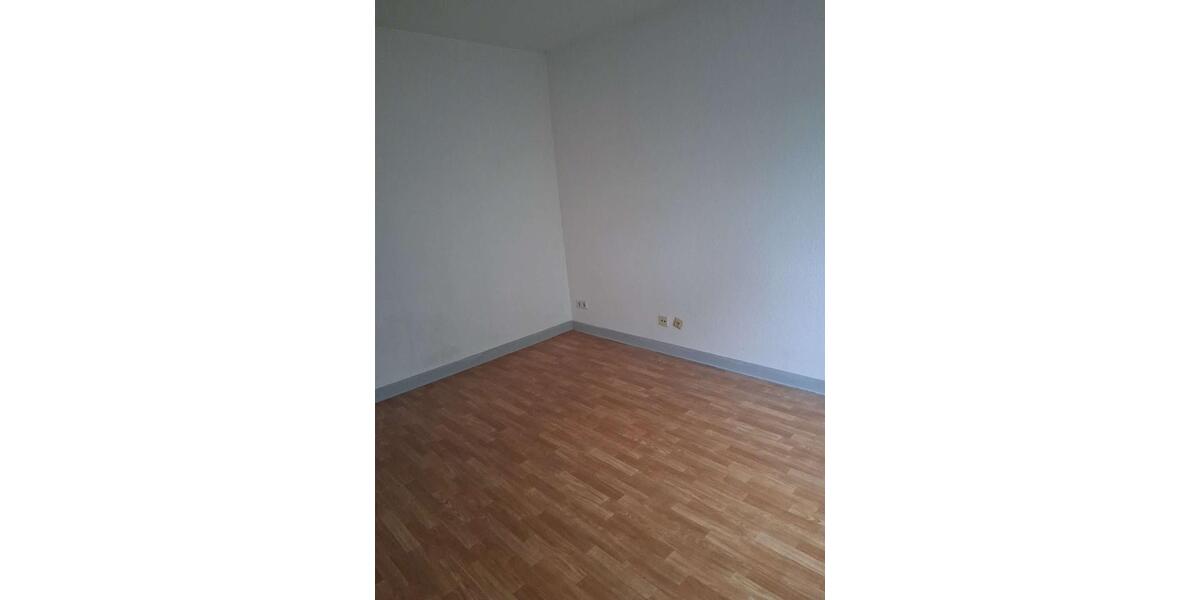 Erdgeschoßwohnung Glauchau - 2 Zimmer, 37 m&sup2;, 220&euro; | Angebot:26467383