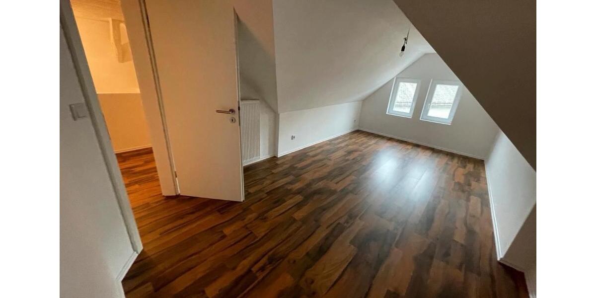 EFH, 5 ZKB , 140qm , 2 Bäder , 2 Parkplätze zu vermieten 2 zimmer