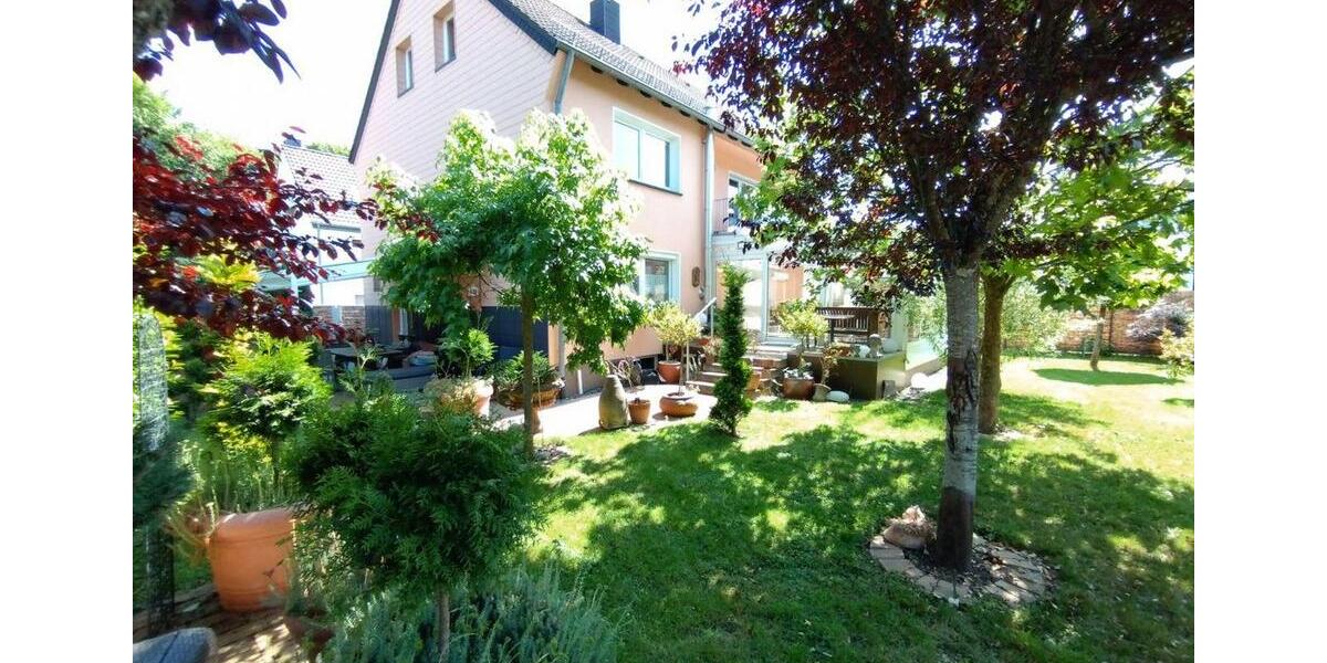 Einfamilienhaus mit neuwertiger Ausstattung, schönem Garten und Jacuzzi 6 zimmer