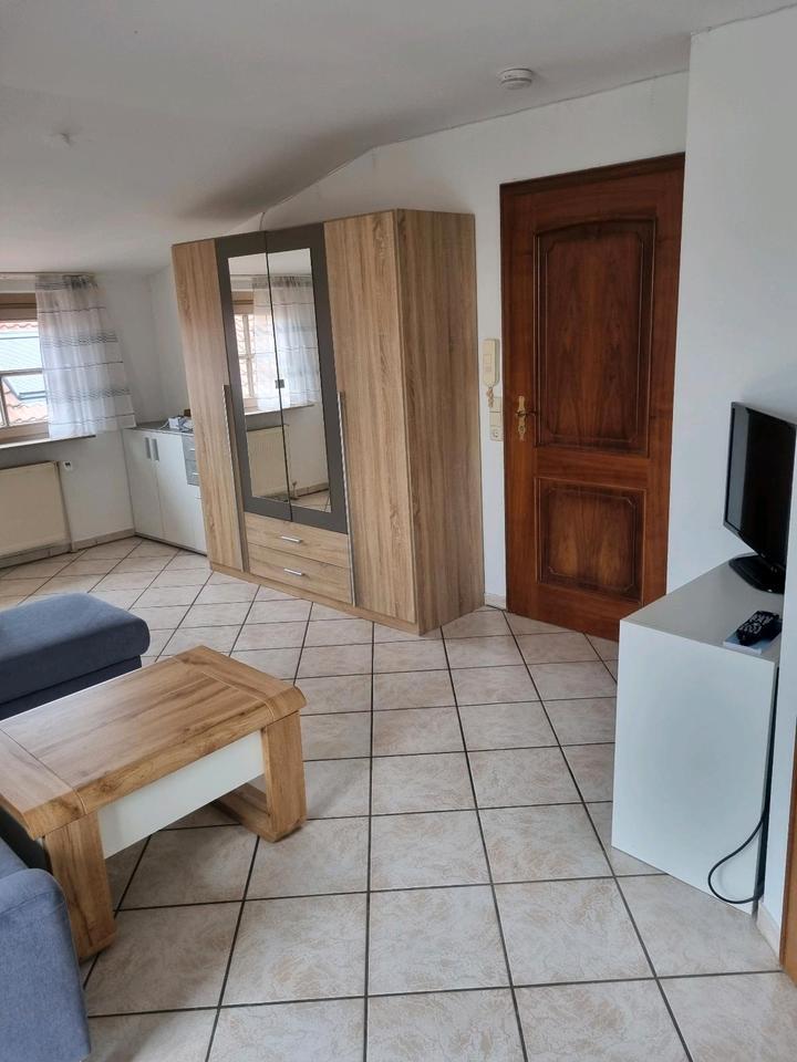 1 Zimmer Wohnung DG APP zimmer
