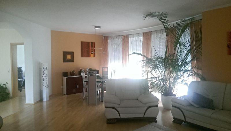 Villa Bad Saulgau - 5 Zimmer, 208 m&sup2;, 1.750&euro; | Angebot:25988483