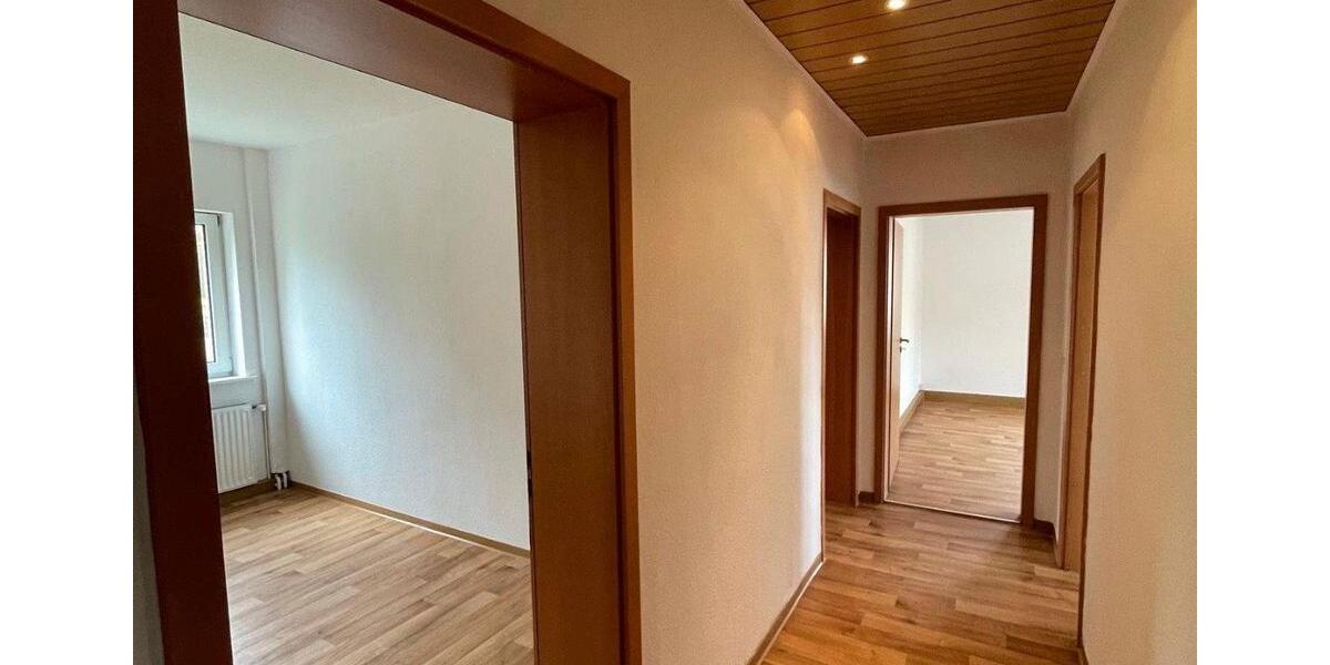 Schöne 4-Raum-Wohnung in Böhlen zu vermieten - ruhig gelegen 4 zimmer