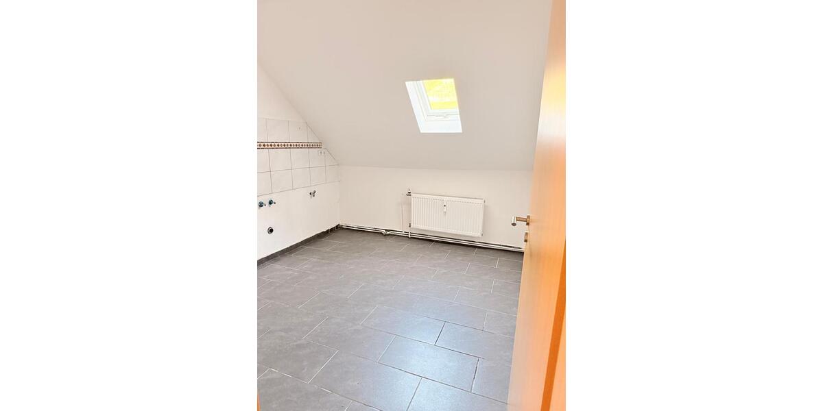 Dachgeschoßwohnung Ronshausen - 3 Zimmer, 70 m&sup2;, 700&euro; | Angebot:26243014