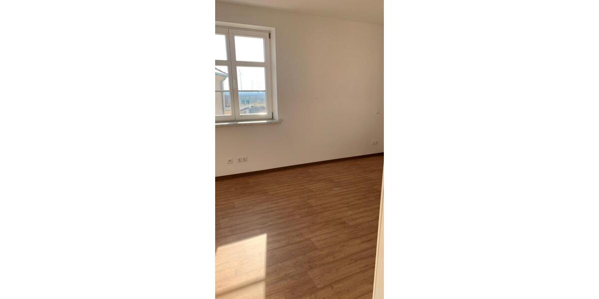 Etagenwohnung Gröditz - 2 Zimmer, 48 m&sup2;, 280&euro; | Angebot:23687967