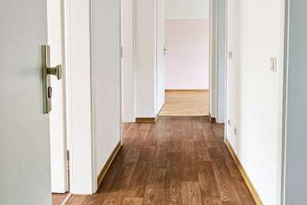 Wohnung Zwickau Zwickau-West - 3 Zimmer, 60 m&sup2;, 372&euro; | Angebot:25272221