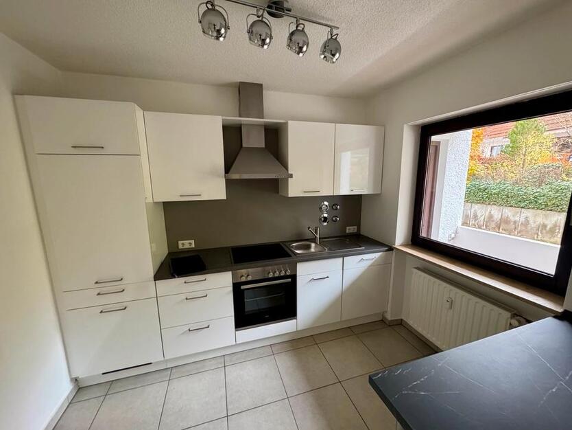 2 Zimmer Wohnung (Balkon, TG), hell, großzügig, Toplage zimmer