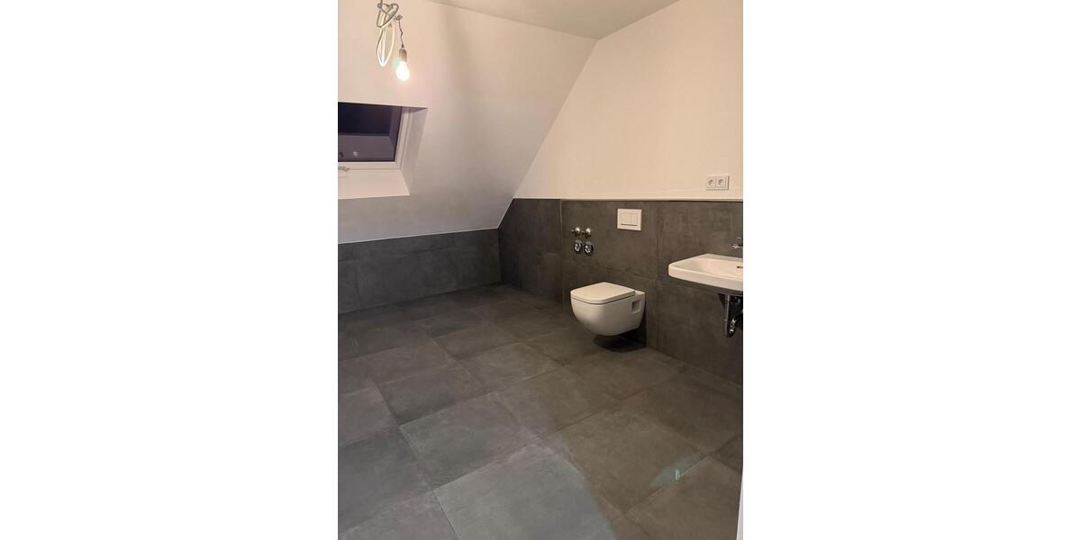 Dachgeschoßwohnung Brachttal - 3 Zimmer, 90 m&sup2;, 630&euro; | Angebot:24893205