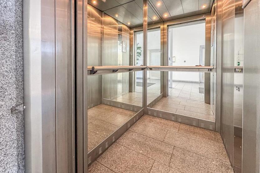 ÜBERWACHTE LAGERFLÄCHE MIT BÜRO UND EINBAUKÜCHE IM WITTENER TECHNOLOGIEPARK – INTECHLO BUILDING B14 zimmer